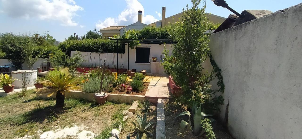 House In The Country Country house
